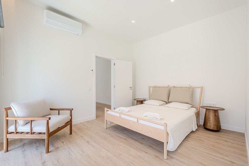 Downtown 1 Bedroom Apartment E