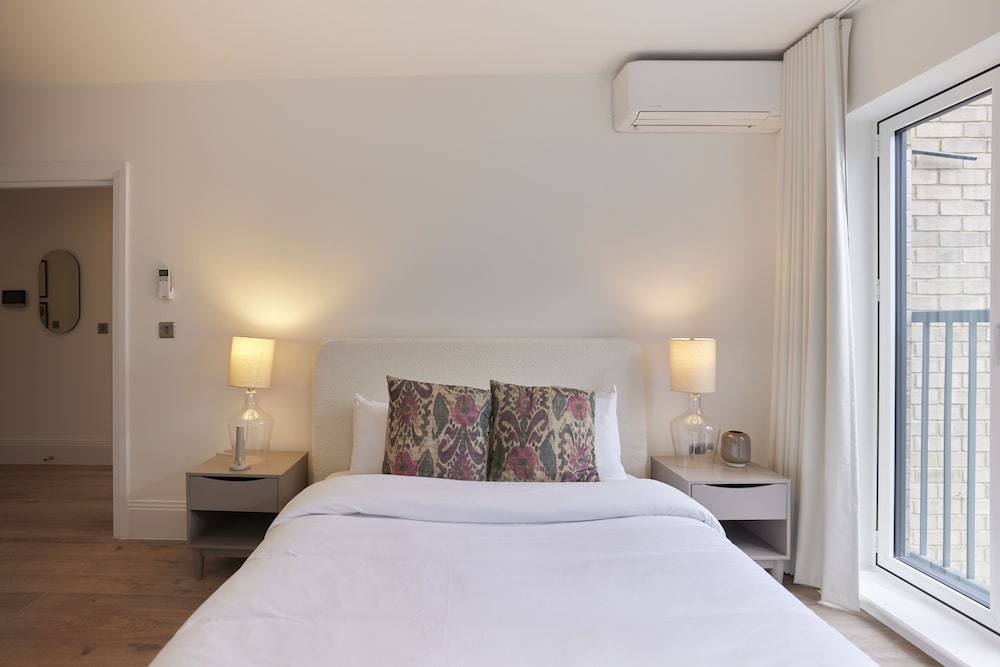 Wembley Vacations - The Wembley Park Sanctuary - Stunning 2bdr Flat With Balcony - Property Image 5
