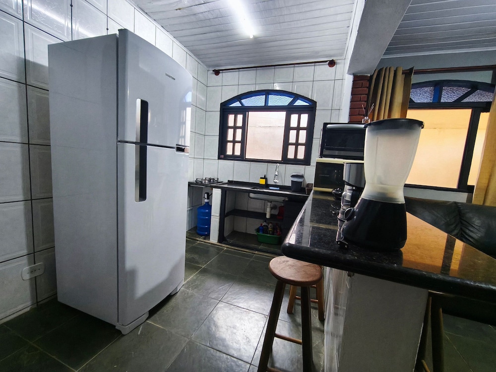 House With 2 BRs and Barbecue in Ubatuba Jao0368