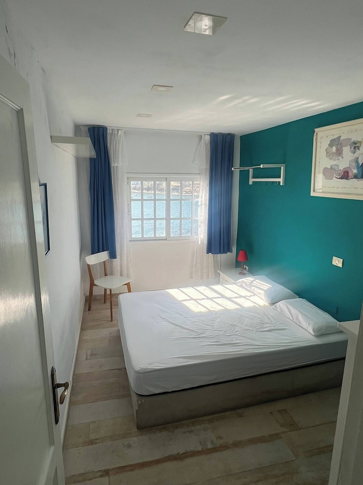 Barbara Gortito, 2 Bedrooms Flat With A Sea View