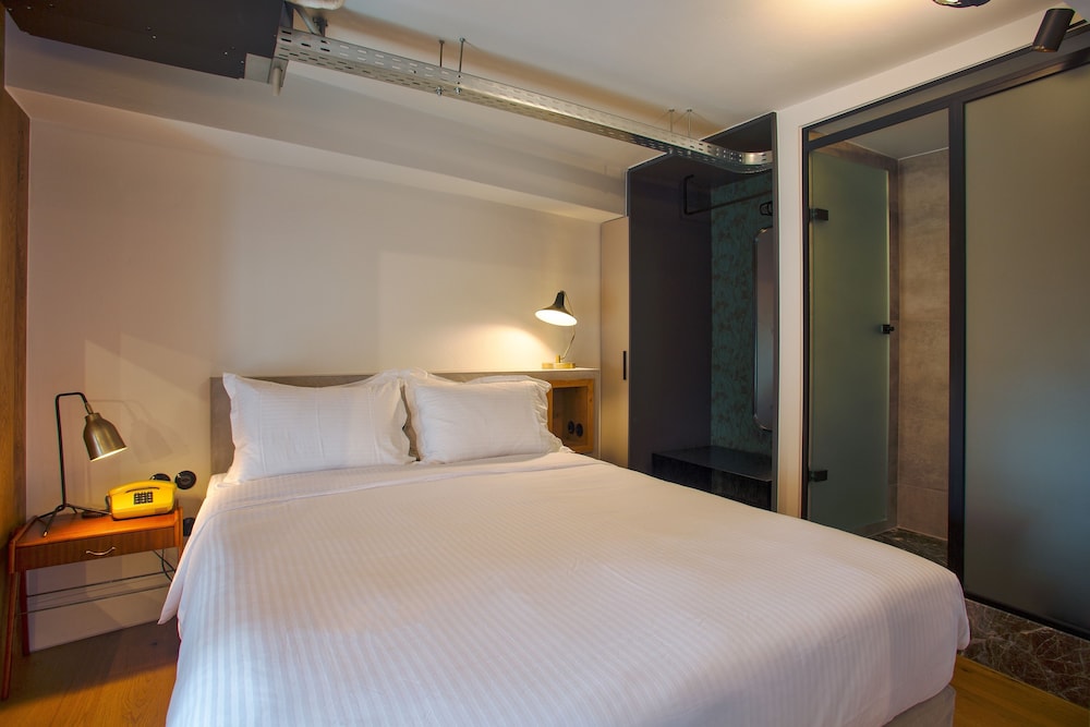 The Foundry Suites
