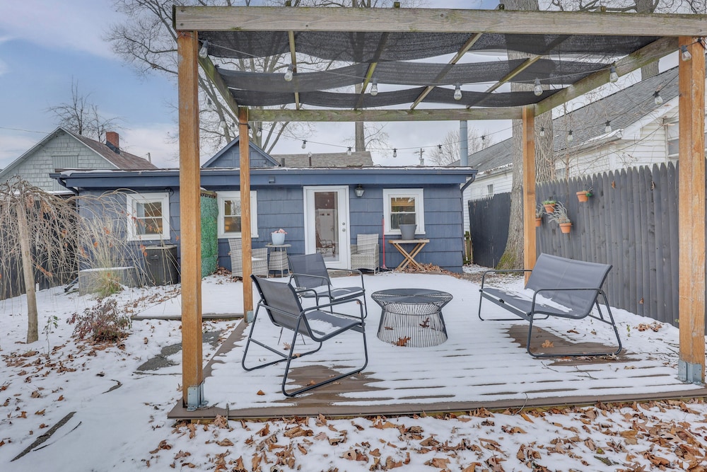 Patio & Lake Views: Family-friendly Canton Retreat