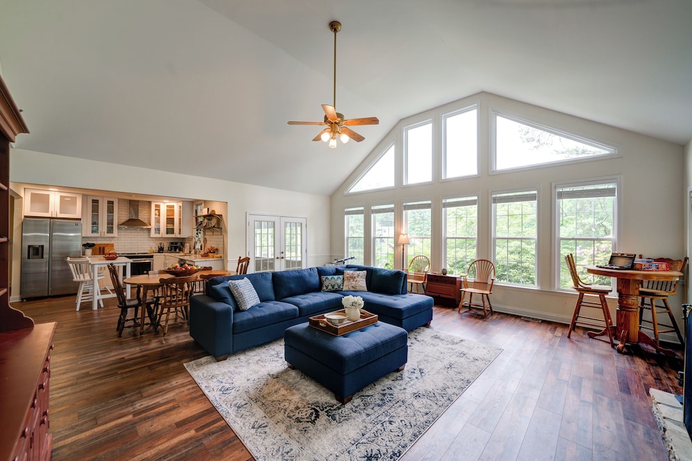 Lakeside Country Cottage