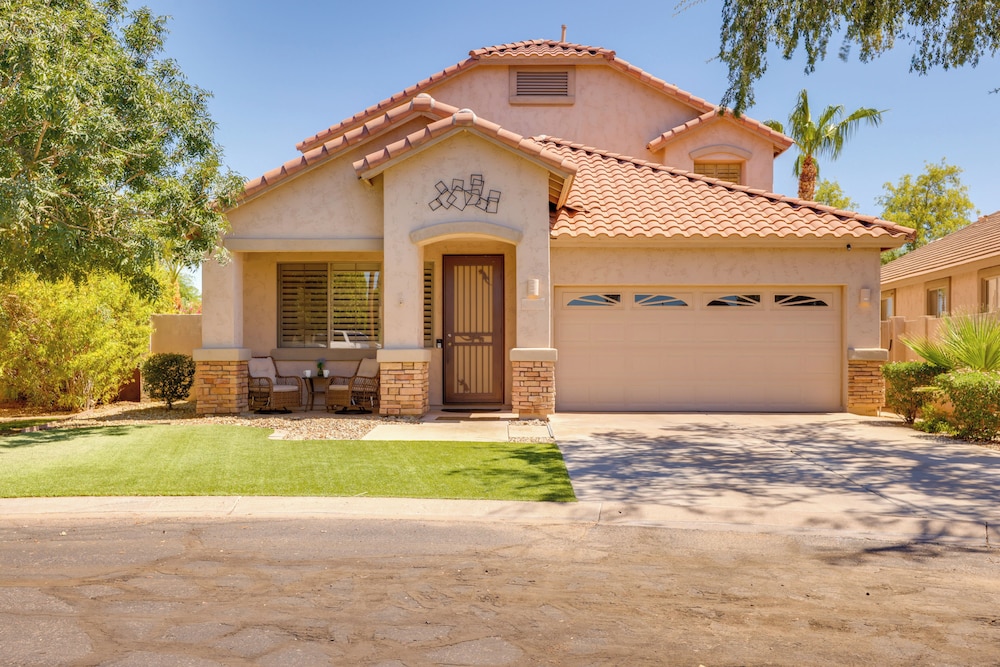 Private Yard & Fairway View: Phoenix Golf Retreat!