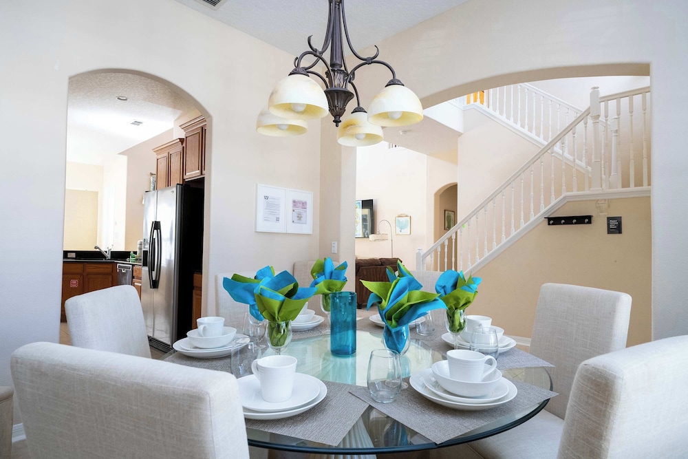Family Villa w Pool Spa Game Room Near Disney