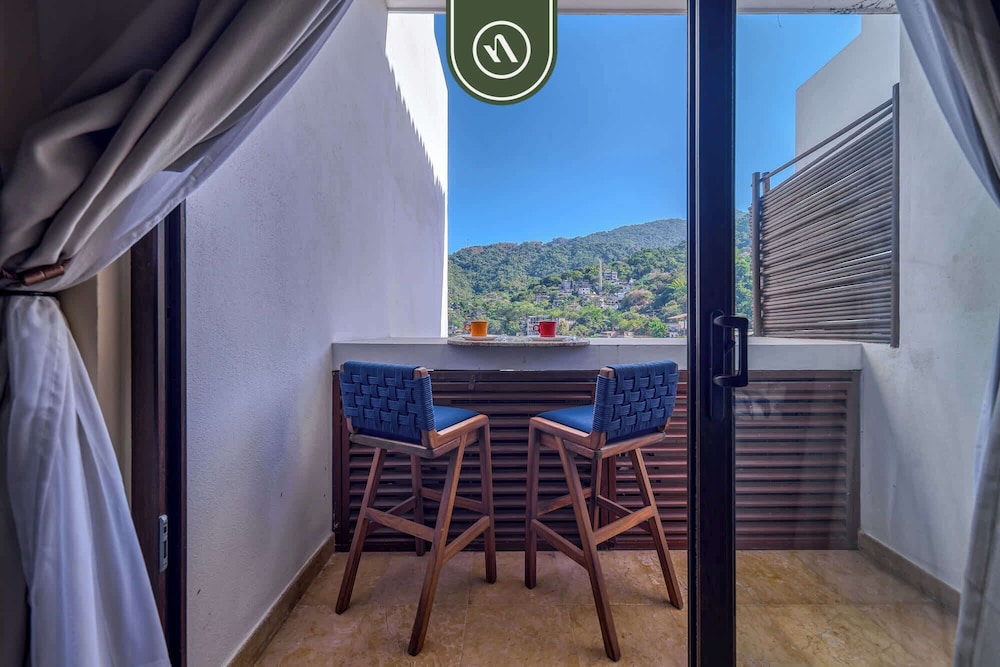 Tasteful Condo Near Romantic Zone - Pool