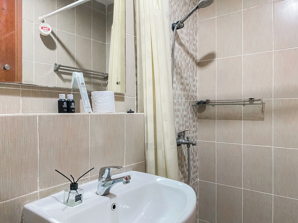 Cozy And Comfort Living Studio At Enviro Apartment