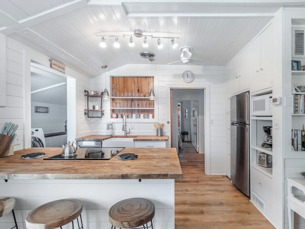 Cottage at Scotch Bonnet by Carolina Retreats