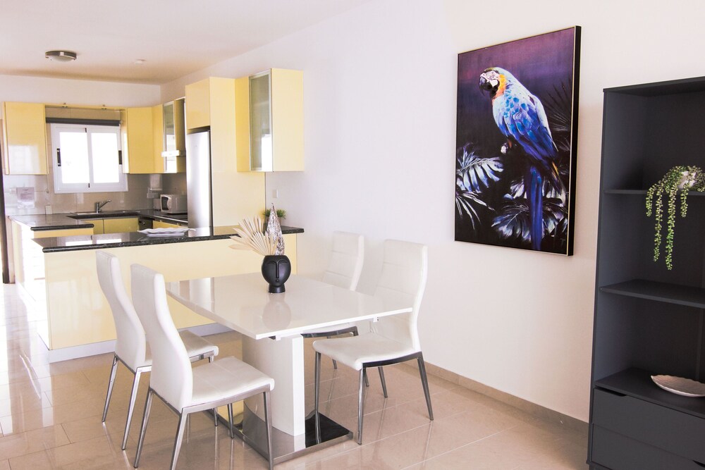 Phaedrus Living Beachfront Villa Morona