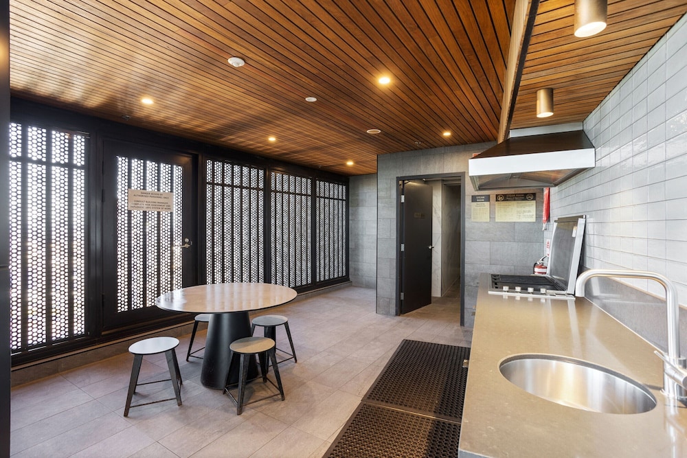 52nd Floor With Panoramic Views of Brisbane City