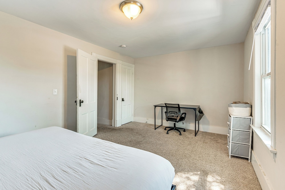 1 Block to Main Street: Dtwn Stroudsburg Townhome!