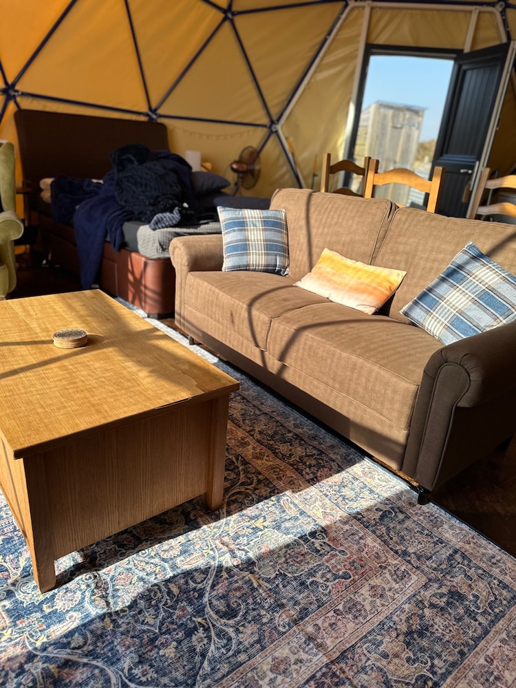 Glamping Pod - Sleeps 4 - Pets - Parking