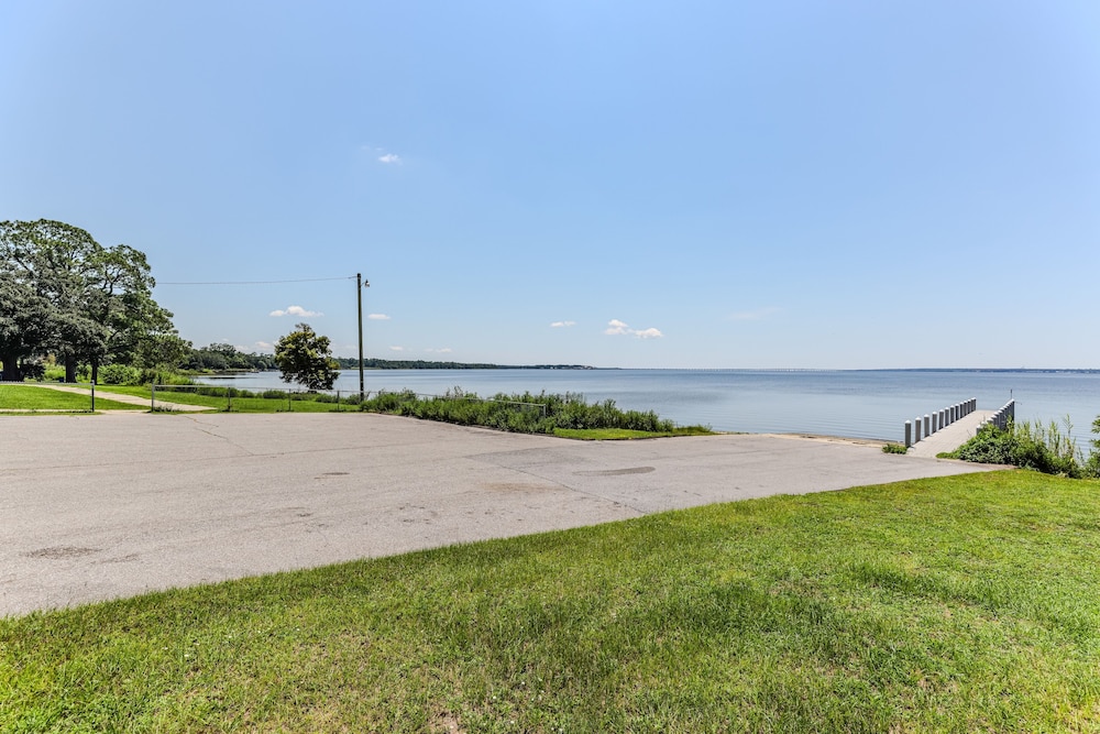Relaxing Pace Bay House 3 Bedroom Home