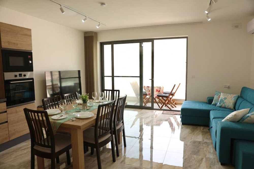 Gozo Coastal Escape Apartment Sea Views in Xlendi photo 5