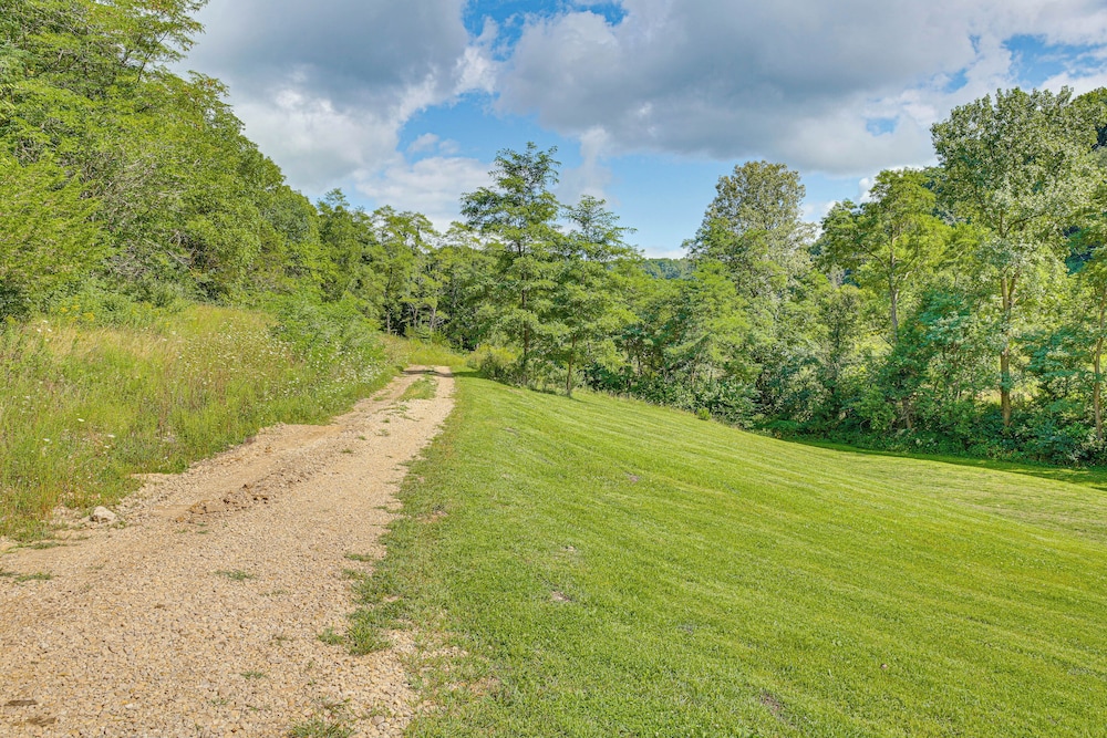 Hike, Fish & Relax: Kickapoo River Cabin!