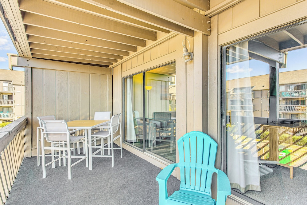 Walk to Ocean: Condo w/ 3 Pools in Myrtle Beach
