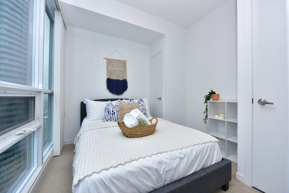 Sarkar Suites - Maple Leaf Square - Image 2