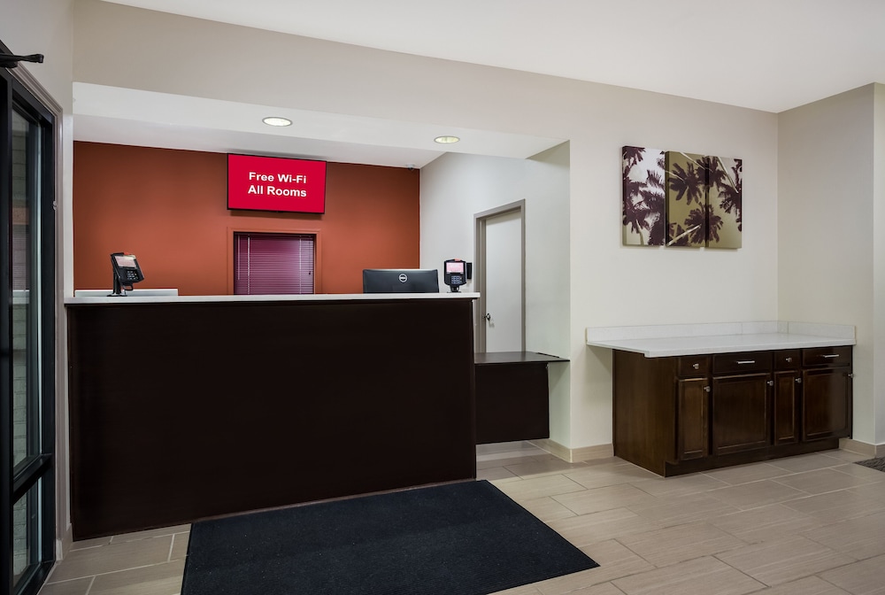 Thomasville Vacations - Red Roof Inn  Suites Thomasville - Property Image 3