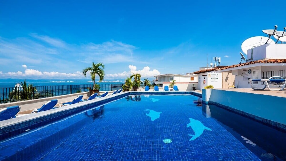 Cozy 2BR King Beds - Rooftop Pool - Fast Wifi