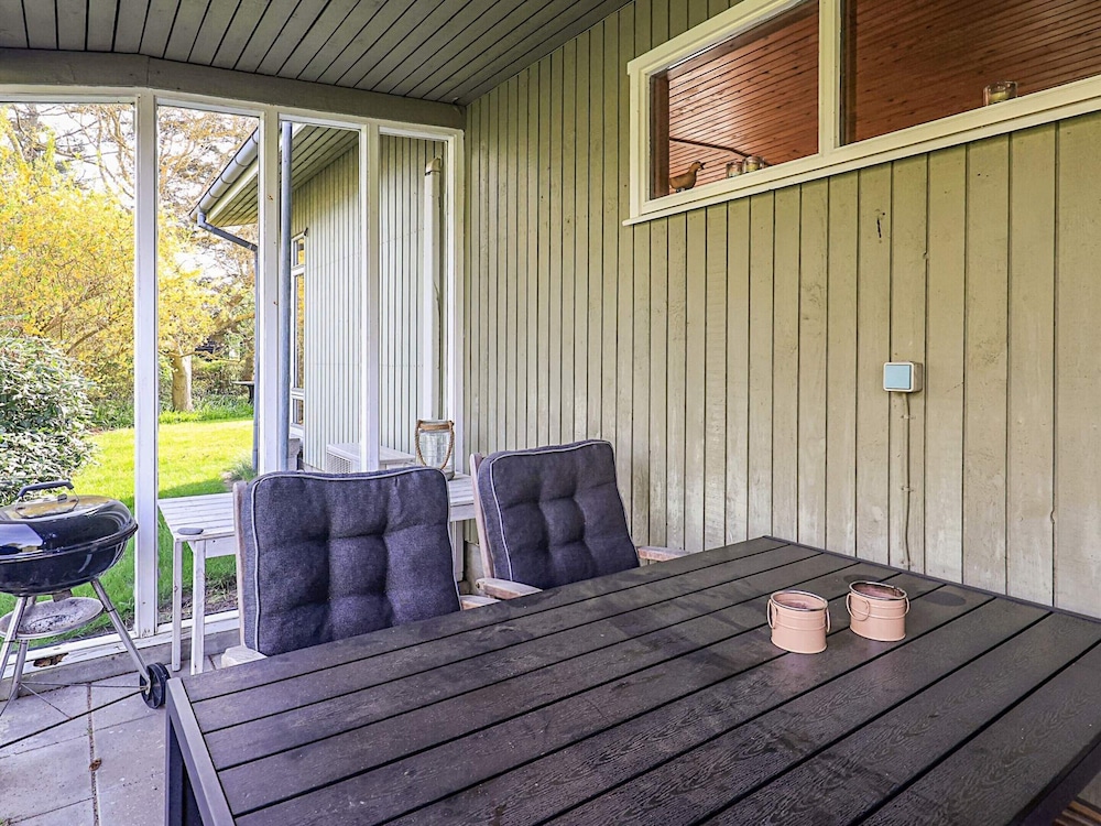 6 Person Holiday Home in Dannemare