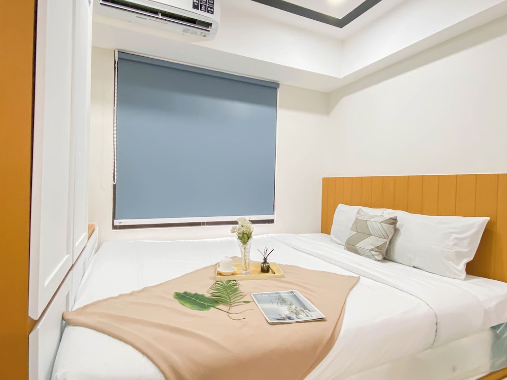 Cozy Living Studio Room At Meikarta Apartment