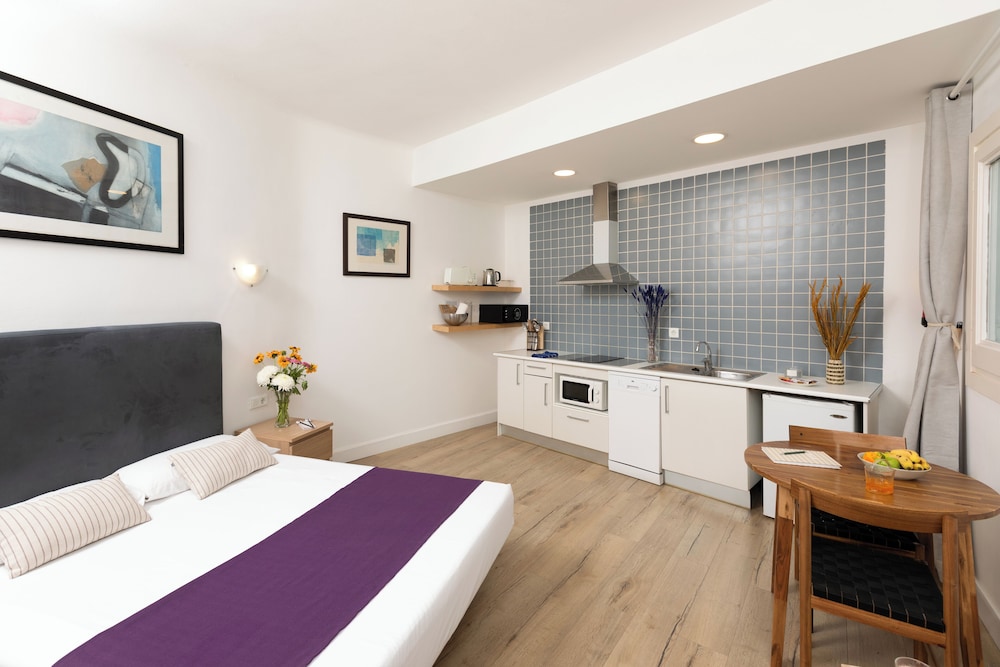 Apartamentos Mayerling Bisbe Urquinaona