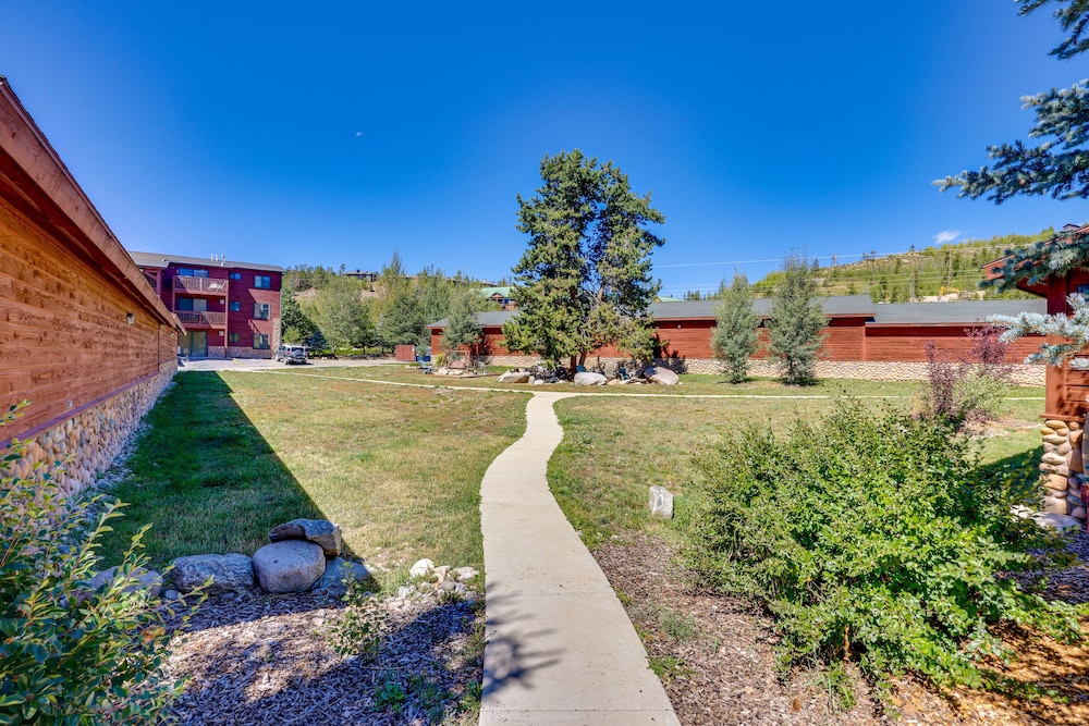 Walk to Main Street: Grand Lake Condo w/ Patio