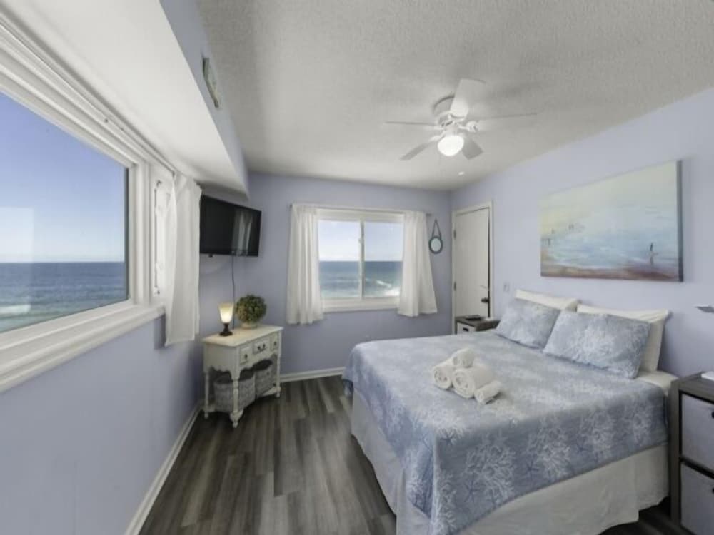 Seaside Sunrise-oceanfront Beach Chic Condo! 1 Bedroom Villa by RedAwning view 2