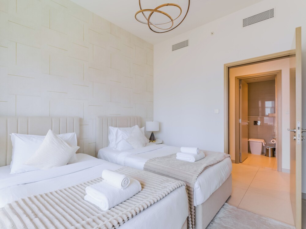 Burj Royale Residences- Downtown Dubai
