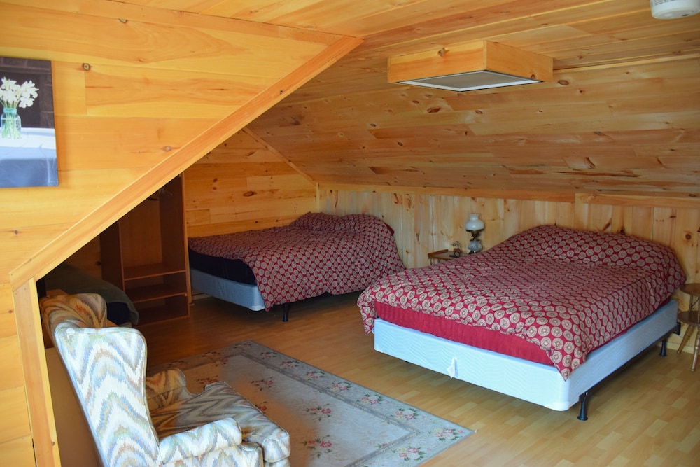 Townhouse Hotel