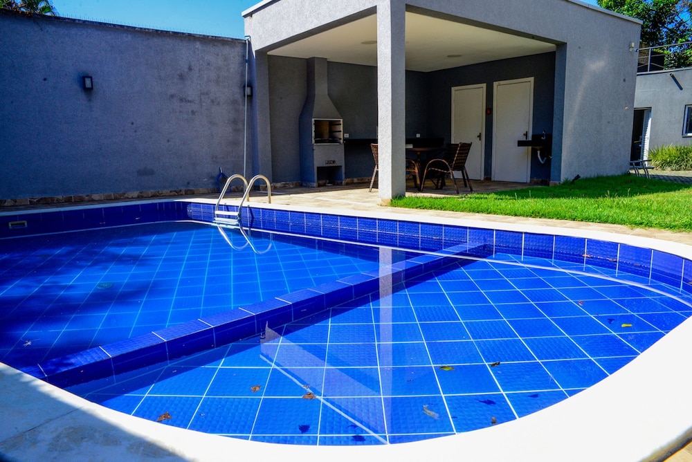 Casa c Piscina a 150m da Praia de Boi Ucanga