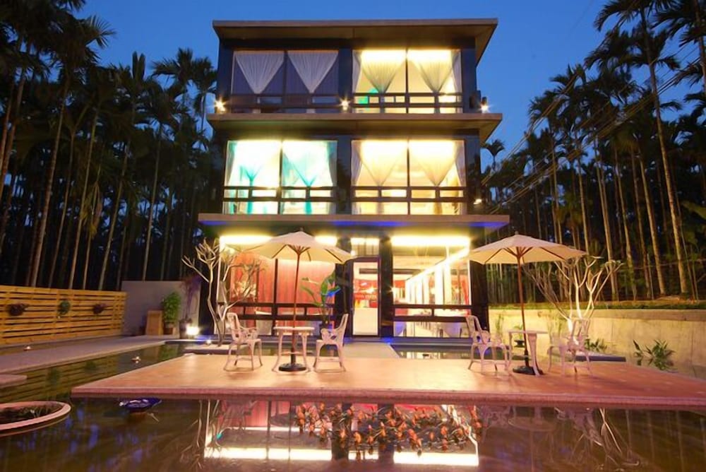 Full House Bed and Breakfast