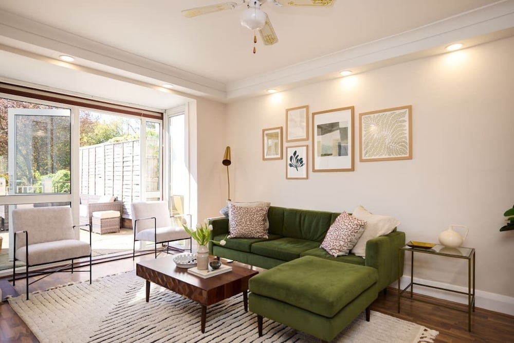 The Randall Retreat Spacious 4bdr Home With Garden