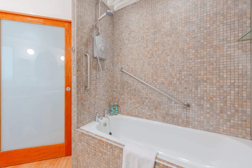 Vibrant 2BD Flat - Near London Bridge