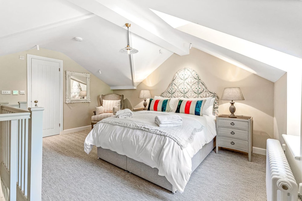 Honeypot Cottage - From 500 Per Night