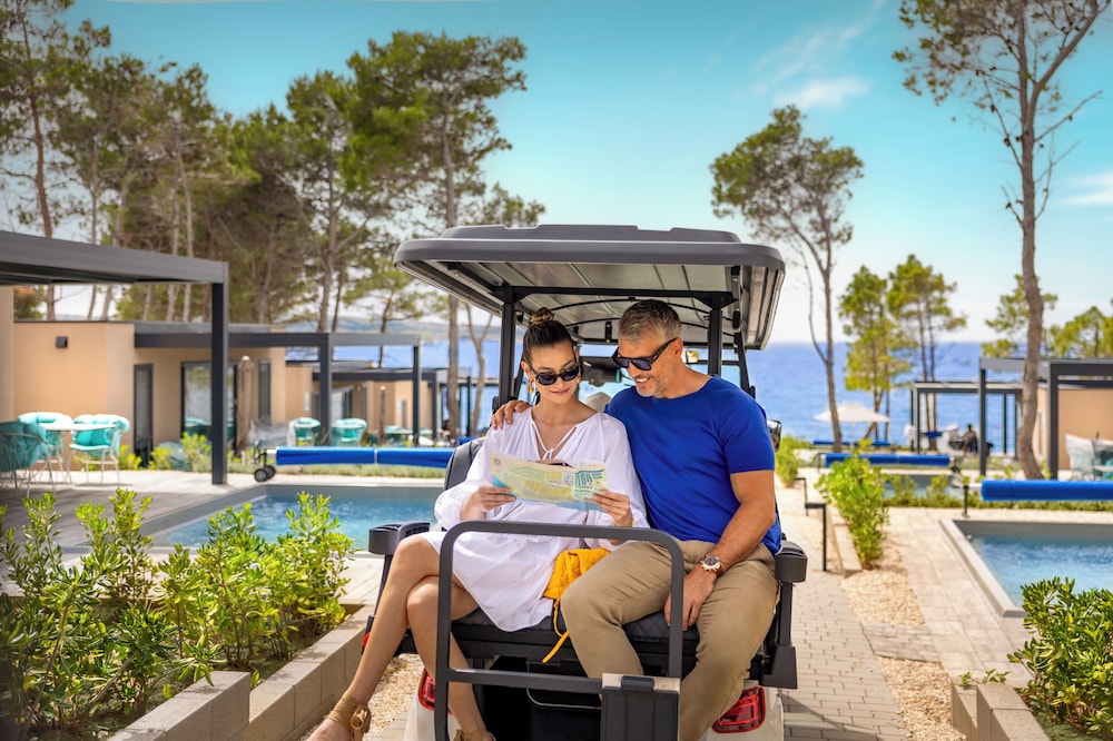 Aminess Style Camping Avalona Glamping Villas & Holiday Homes view 2