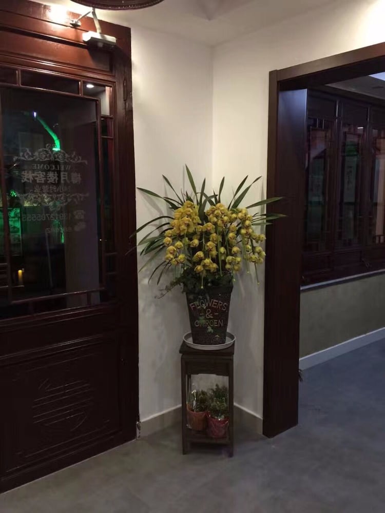 Zunyuelou Inn Tongli