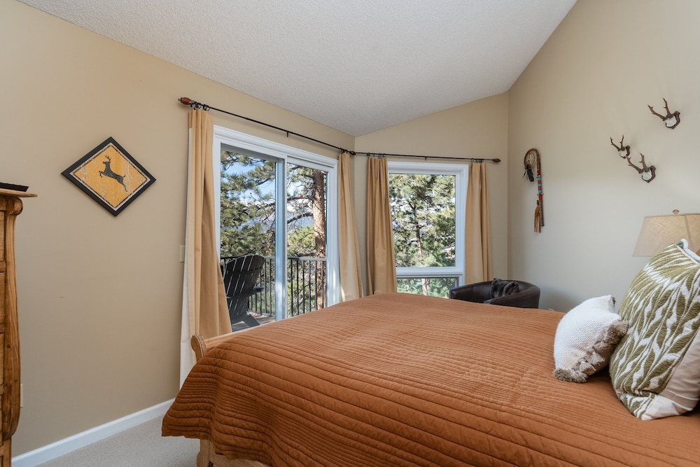 Cedar Upper Luxury Vacation At Windcliff 3 Bedroom Home by RedAwning - Property Image 26
