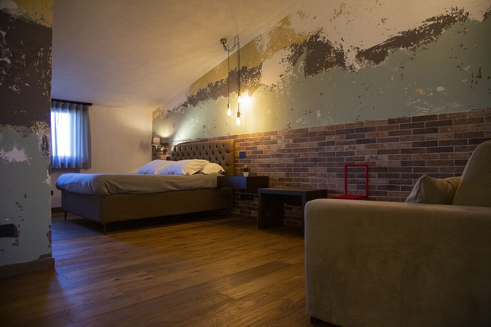 MANTRA Suite&Room