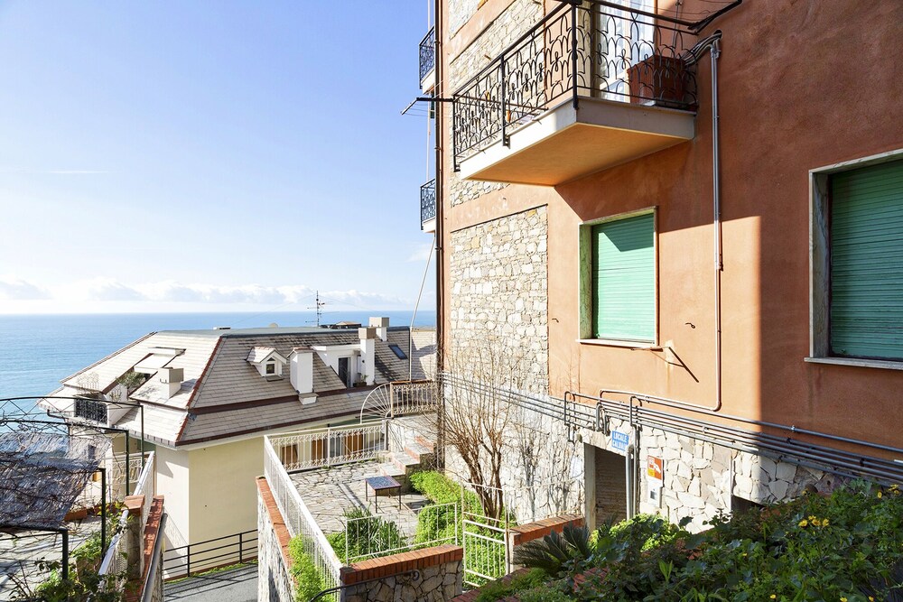 Sunset Apartment above the sea view 3