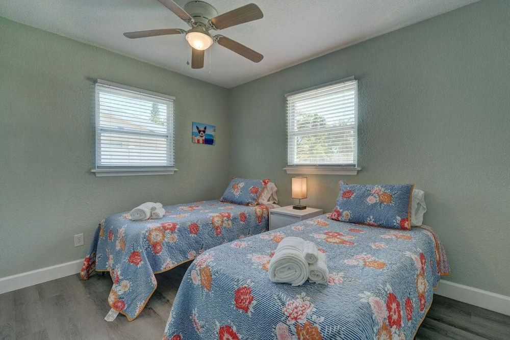 Heated Pool Close to St Pete Tampa Pet Friendly, photo 29