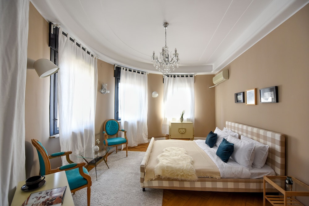 Homey - Strada Sfintii Apostoli 40 view 5
