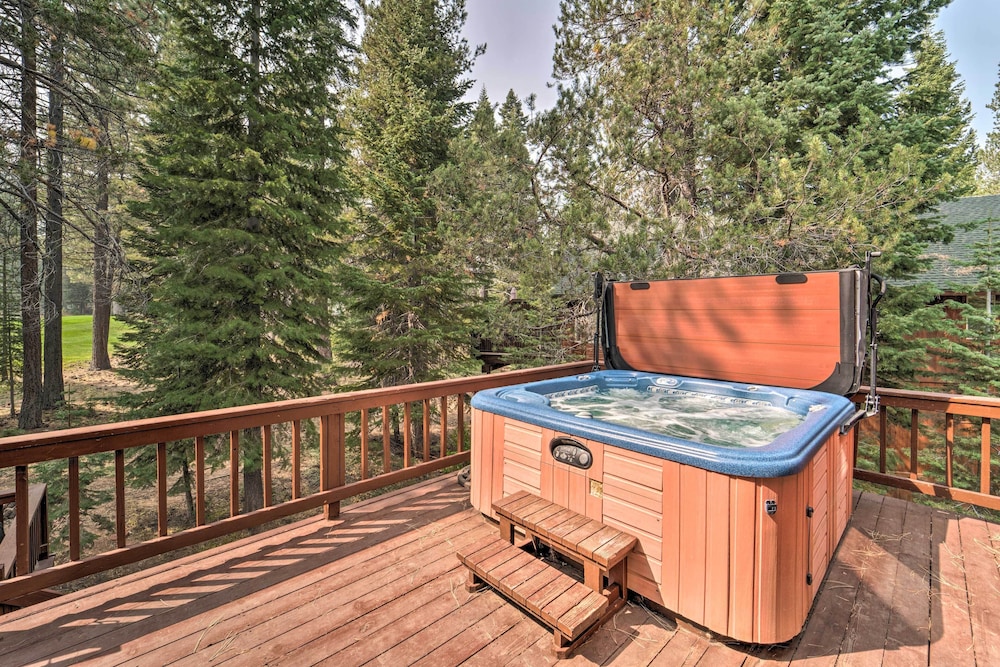 Hot Tub & Deck: Truckee Golf Course Home