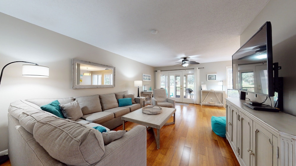 Augusta Village Sandestin by Gibson BR