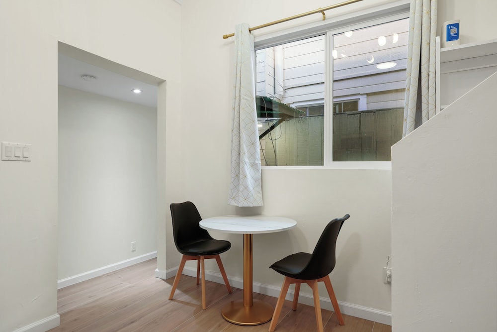Cozy Private Rooms near SF Transpo
