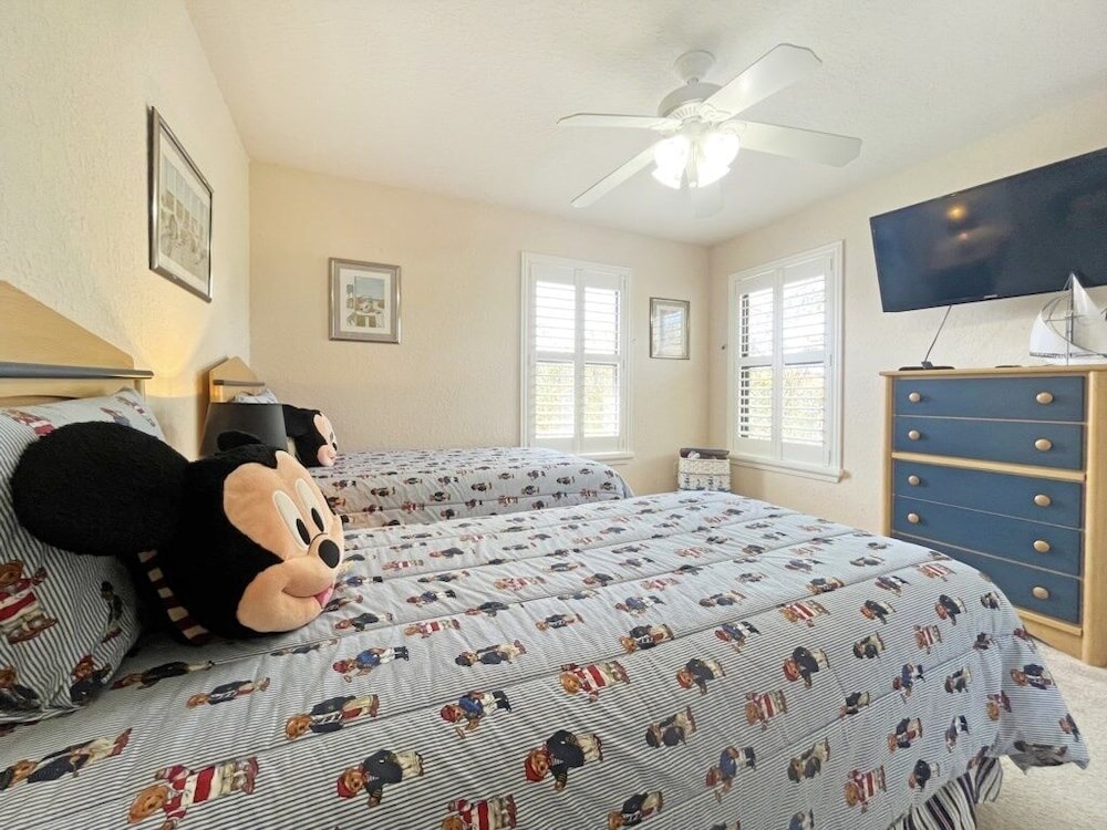The White House 4 Bedroom Home
