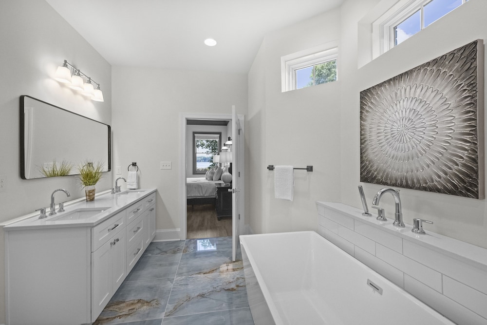 Make a Big Splash in 7BR Lake Norman Home!