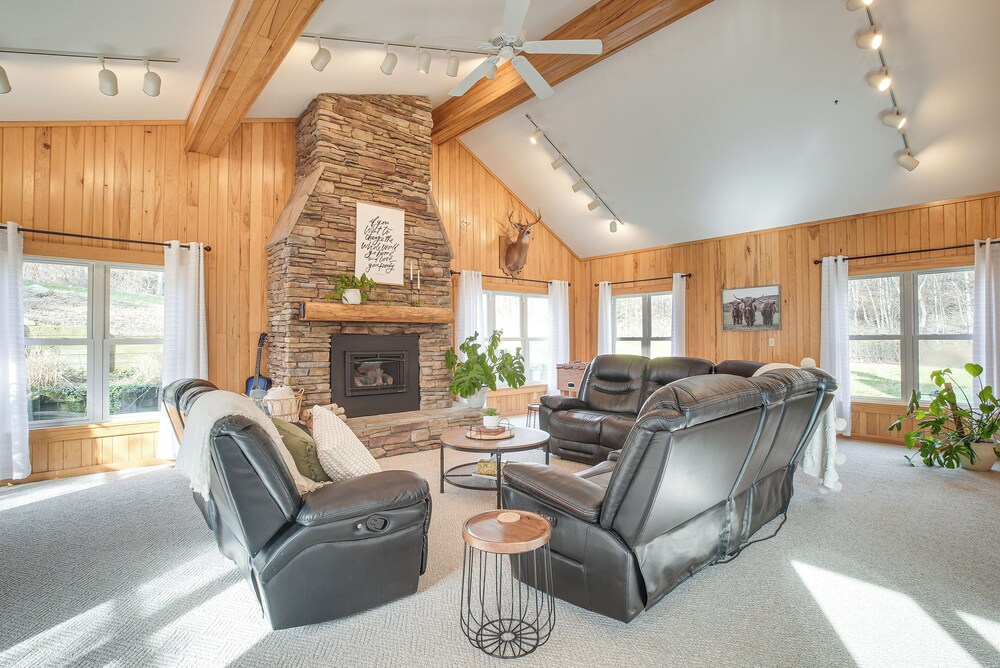 Patio & Scenic Views: Modern Ohio Farmhouse