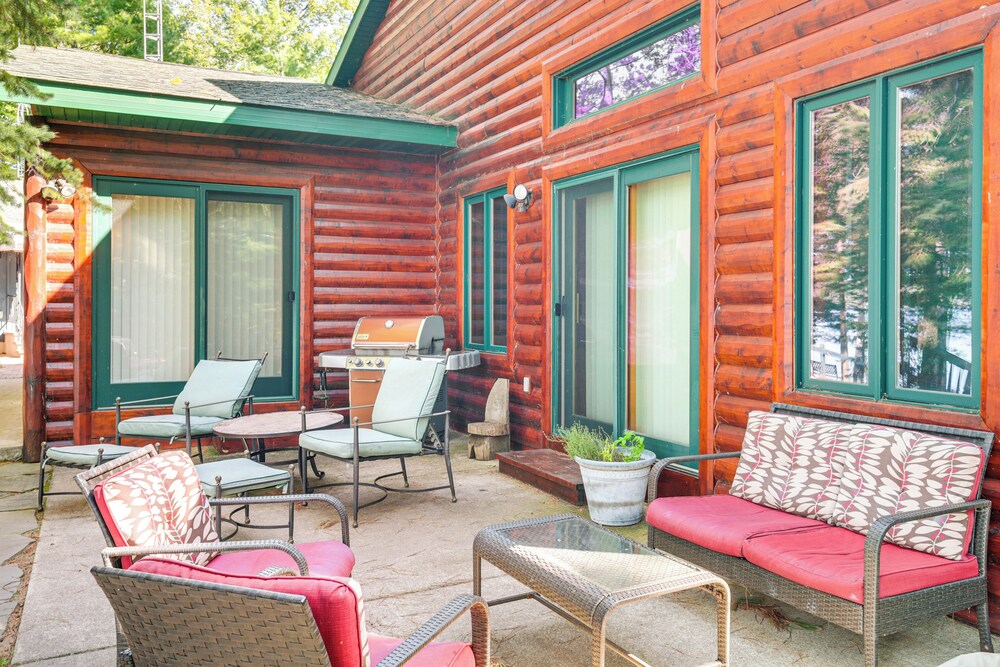 Lake Tomahawk Summer Oasis w/ Deck!