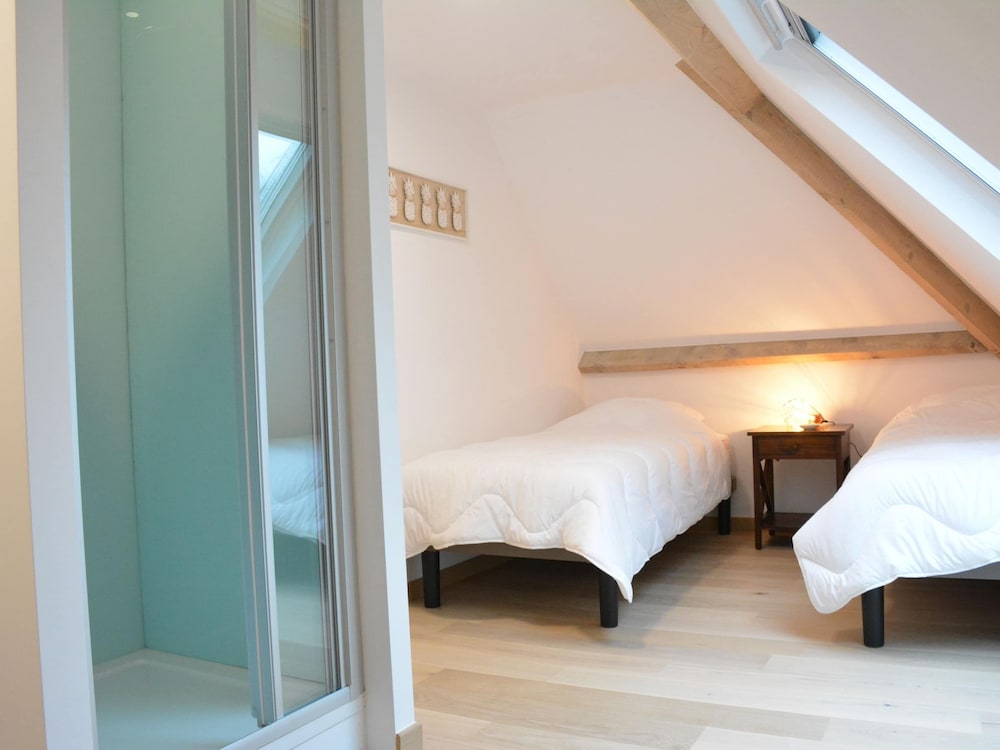Superb Holiday Home With Garden in Serinchamps view 4